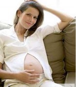怀孕晚期孕妇如何避免四肢浮肿现象？
