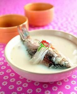新妈妈产后吃鱼 鲫鱼更适合！