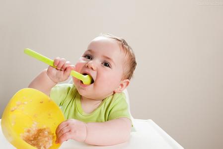 家长常犯错误：5个错误喂食宝宝的方法